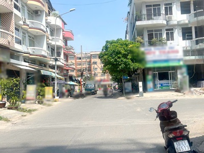 Nhà mới 4 tầng mt bình đăng p6q8 thang máy 450kg 4