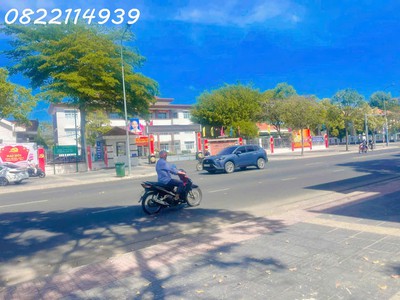 Chính chủ bán lỗ siêu phẩm mặt tiền võ văn kiệt, sát bên bệnh viện và ub tỉnh rộng 920m2 1