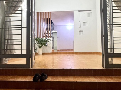 Bán gấp nhà 2 tầng lê văn chí thủ đức, 74m , sát hẻm xe hơi, 3pn, giá tốt chỉ 4.7 tỷ 2