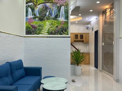 Ngay emart 2 phan huy ích - căn góc 2 mặt hẻm thoáng - nhà đẹp đủ công năng - chỉ 3.8 tỷ 1