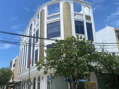 Bán nhà 3 tầng, giáp 2 mặt đường liên chiểu, đà nẵng - dt:142m2 0