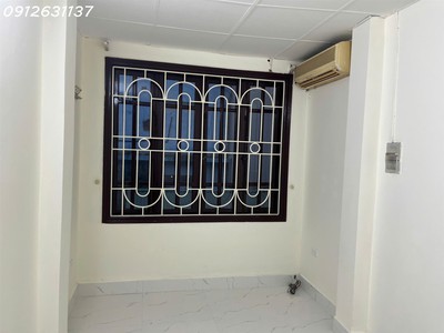 Cho thuê nhà nguyên căn tại ngõ 1160 đường láng, đống đa, hn, dt 80m2, 8,5tr/1 tháng 3