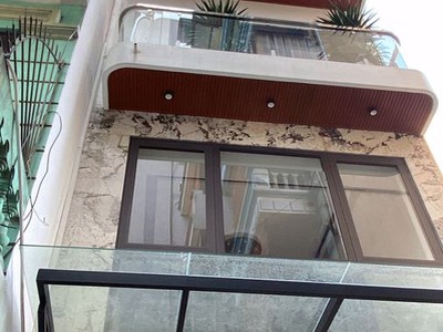 Nhà mới- 7 tầng thang máy -gara ô tô lâm hạ-longbiên 45m2 x 18.5 tỷ hà nội. 0