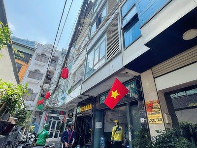 Chính chủ chưa qua đầu tư - bán nhà hxh 15b đường lê thánh tôn, quận 1 0