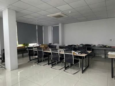 Cho thuê văn phòng 170m  tại ngõ 168 nguyễn xiển   giá chỉ 20 triệu/tháng 0