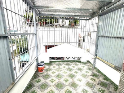 Chính chủ cần bán nhỉnh 9.1 tỷ 27m 5 tầng 3 ngủ nhà vị trí mặt ngõ ô tô, vừa kd vừa ở vài bước ra 4