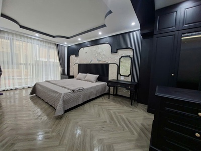 Nhà đẹp full nội thất mặt ngõ thông ô tô phố ngô gia tự 60 m2 x 6 tầng 18.2 tỷ long biên-hà nội. 3