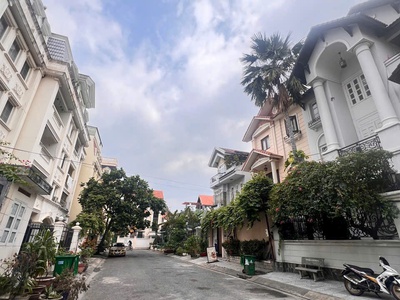 Báncăn  nhà 216a34 đường nguyễn văn hưởng, p. thảo điền, quận 2. 0