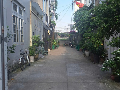 Nhà mới ở ngay - đường quốc lộ 13 - khu hồng long - 60m2 - 3 tầng đúc btct nhỉnh 7 tỷ 1