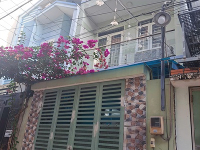 Nhà mới ở ngay - đường quốc lộ 13 - khu hồng long - 60m2 - 3 tầng đúc btct nhỉnh 7 tỷ 0