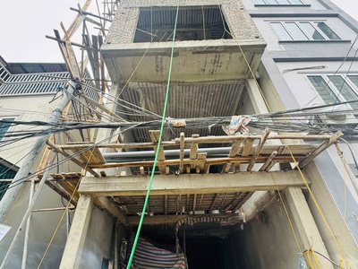 Thạch bàn nhà siêu đẹp dt 50m x 8 tầng mt 4.5m giá chỉ hơn 13 tỷ 0