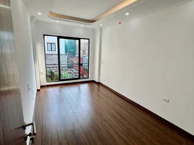 Bán nhà phúc lợi long biên dt 40m2 ô tô gần trẻ con đi bộ 2 bước đến trường khu an ninh đảm bảo 0