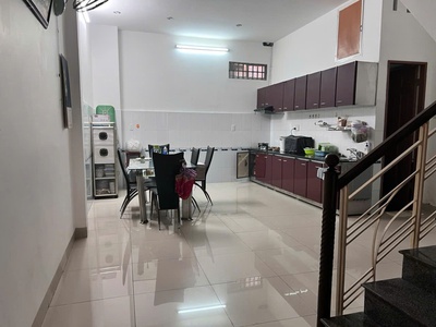 Cần bán nhanh nhà 3 tầng, vào ở ngay không cần sửa sang, Kiệt 4m Ngô Gia Tự, Kiệt thẳng, sát đường 0