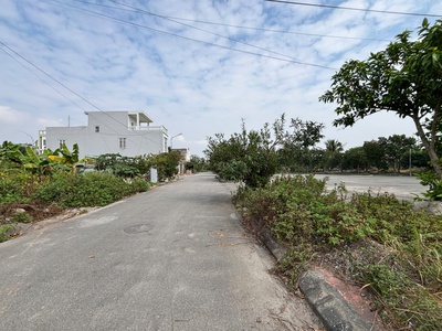 Bán đất TĐC Sân Bay   Tràng Cát view bãi đỗ xe dt 67,14m2 đường và vỉa hè rộng 12m. 0