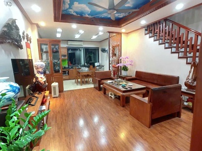 Bán nhà nguyễn văn cừ long biên,oto đỗ cửa,30m ra mặt phố,full nội thất,48m nhỉnh 12 tỷ tl 0