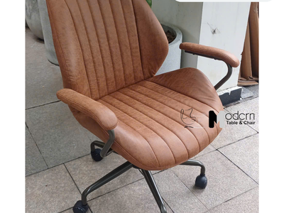 Ghế văn phòng nệm da dày nhỏ gọn CE1031-P màu nâu bò 1