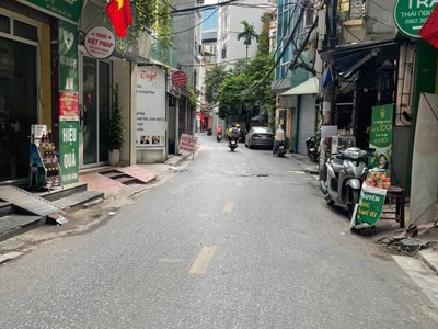 Cho thuê nhà nguyên căn 6 tầng, thang máy, mặt phố Hoa Bằng, giá thuê 20tr 3