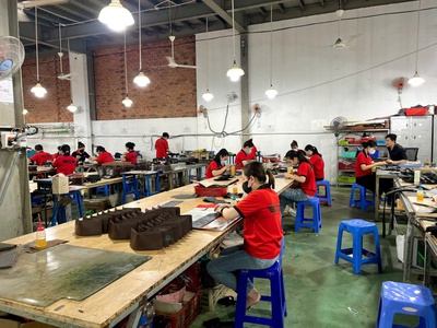 Khởi nghiệp cuối năm với đồ da thật   Dễ bán 1