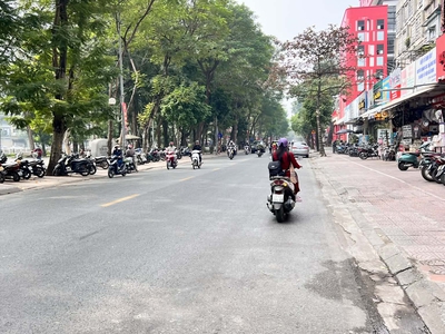 Bán nhà mặt phố ngọc lâm, 70m x 5tầng, khu vực sầm uất, kinh doanh ngày đêm 2