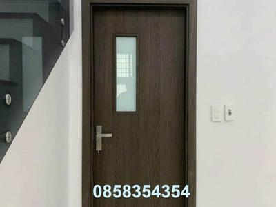 Cua composite ô kính 1