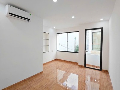 Bán nhà mới 2 tầng tttp gần chù phật trắng hẻm cao đài nha trang giá : 2ty9  tl 2