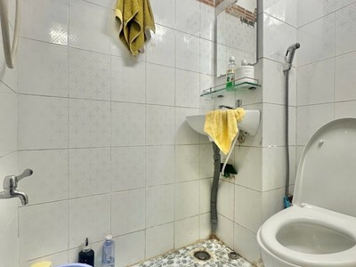 Nhà phú nhuận - đường thích quảng đức - hxh tránh thông - 5 tầng btct 3pn 3wc - sổ nở hậu - kinh 1