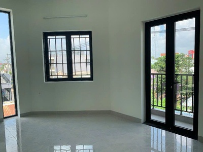 Nhà mặt tiền quận 9-106m2-sổ riêng-3tầng-gần chợ-khu nhộn nhịp-kinh doanh tốt-7,3tỷ 2