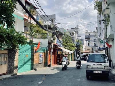 Nhà phú nhuận - đường thích quảng đức - hxh tránh thông - 5 tầng btct 3pn 3wc - sổ nở hậu - kinh 4