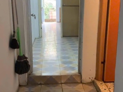 Cho thuê nhà nguyên căn ngõ 147 tân mai, 40m x 2 tầng, 2pn, 2 wc, 8 triệu 1