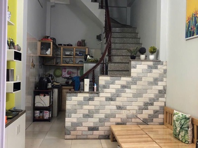 Cho thuê nhà nguyên căn ngõ 8 ngọc hồi, 25m  x 2 tầng  4,5 triệu 0