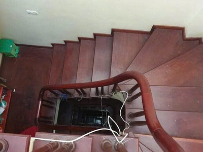 Cho thuê nhà nguyên căn ngõ 111 nguyễn chính, 37m2 x 5 tầng, 3 pn, 10 triệu 2