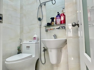 Hàng hiếm - điện biên phủ - bình thạnh - giáp quận 1 - nhà mới đẹp - 3 tầng - chỉ 3.1 tỷ. 4