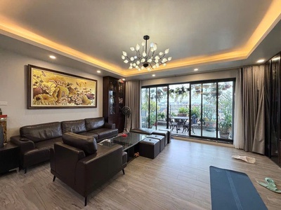 Siêu hiếm, bán nhà lạc long quân, ô tô tránh vào nhà, thang máy, chỉ 21 tỷ 1