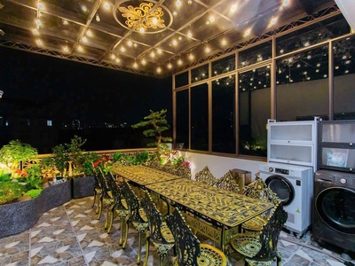 Gấp chủ cần bán,tòa nhà vừa ở vừa cho thuê,phú diễn,thang máy,9phòng,oto tránh,11ty 1