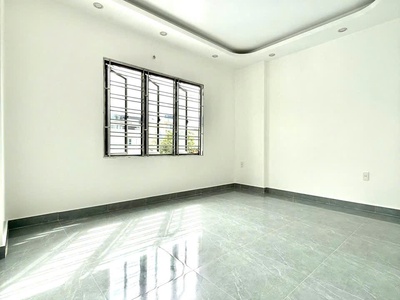 Nhà thiên lôi, 51m 4 tầng, mới tinh, lô góc, gần ngay aeon , giá 4.65 tỉ 3