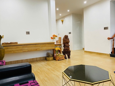 Cho thuê nhà đường lê hồng phong. phường 4 tp đà lat giá 15 triệu 0