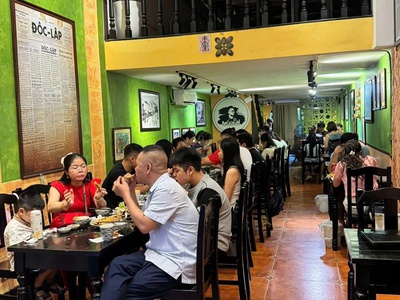 Sang nhượng nhà hàng mặt phố giảng võ quận đống đa hà nội 4