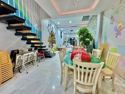 Bán nhà mặt tiền mai hắc đế phường 15 q8 , 144m2 , 4 lầu, 5 pn chỉ 11,5 tỷ 3