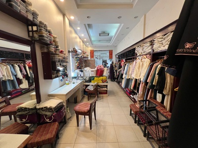 Linhhk cho thuê mặt phố hàng bông 260m , vị trí đẹp, giá 4.000 usd 0