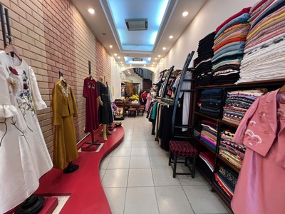 Linhhk cho thuê mặt phố hàng bông 260m , vị trí đẹp, giá 4.000 usd 1