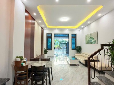 Bán căn nhà 4 tầng mặt phố Trương Hán Siêu, ph Nhị Châu, TP HD, 55m2, mt 4m, 3 ngủ 3