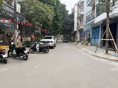 Cần bán 40m2 TĐC Phúc Lợi, khổ đẹp như tranh, sát hồ điều hòa và 6 tòa Chung cư Ruby 1