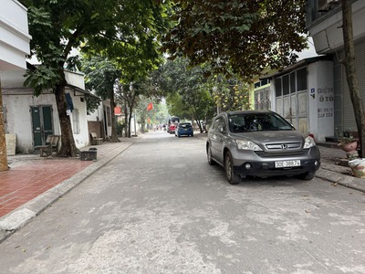 Cần bán 40m2 TĐC Phúc Lợi, khổ đẹp như tranh, sát hồ điều hòa và 6 tòa Chung cư Ruby 3