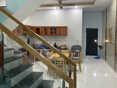 Nhà 1 trệt 2 lầu P.Uyên Hưng - cắt lỗ 700tr 1