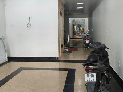 Cho thuê tầng 1  100m2, đường Nguyễn Tất Tố 2