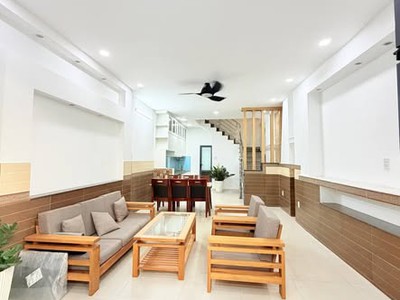 Nhà hxh đường ni sư huỳnh liên quận tân bình phường 10 cũ. 1