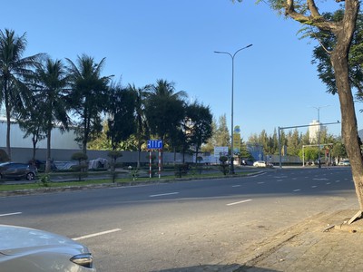 Nhà 4 tầng mt nguyễn tất thành 125m  view biển hải châu giá 19.5 tỷ 0