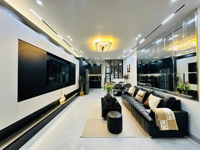 Phố cự lộc/thanh xuân-35m 5 tầng 4m mặt tiền-ngõ thông-cạnh royalcyti- 10,9 tỷ 0