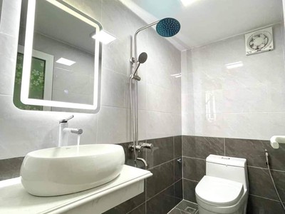 Bán gấp giá rẻ căn hộ phạm ngọc thạch 48m, tầng 4, mặt tiền 4m, 2.3 tỷ đống đa. 2