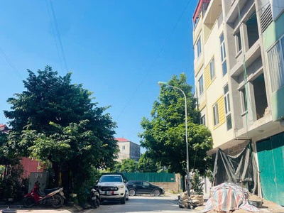 Tđc thạch bàn  40m x 7 tầng thang máy  vỉa hè kinh doanh hay làm vp  giá chỉ hơn 19 tỷ 2